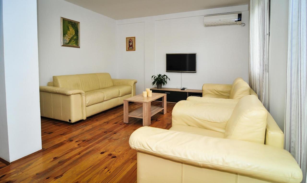 Milosavljevic Apartments Tivat Exterior foto
