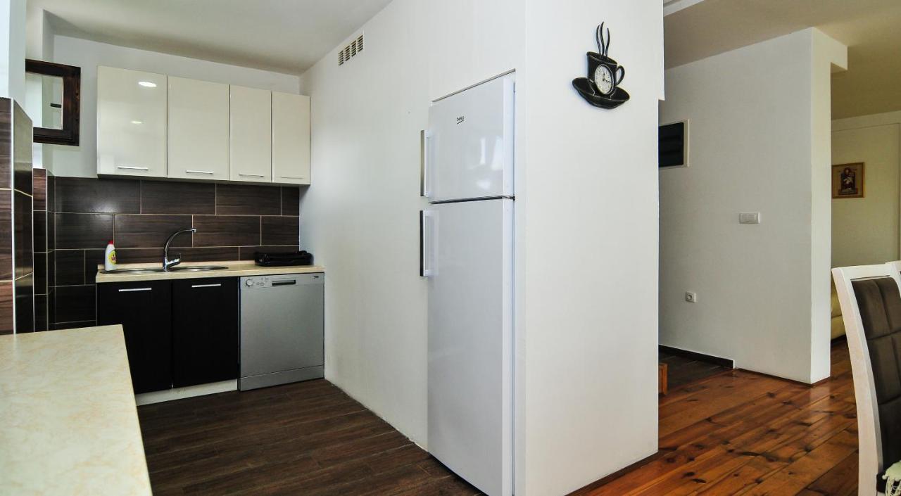 Milosavljevic Apartments Tivat Exterior foto