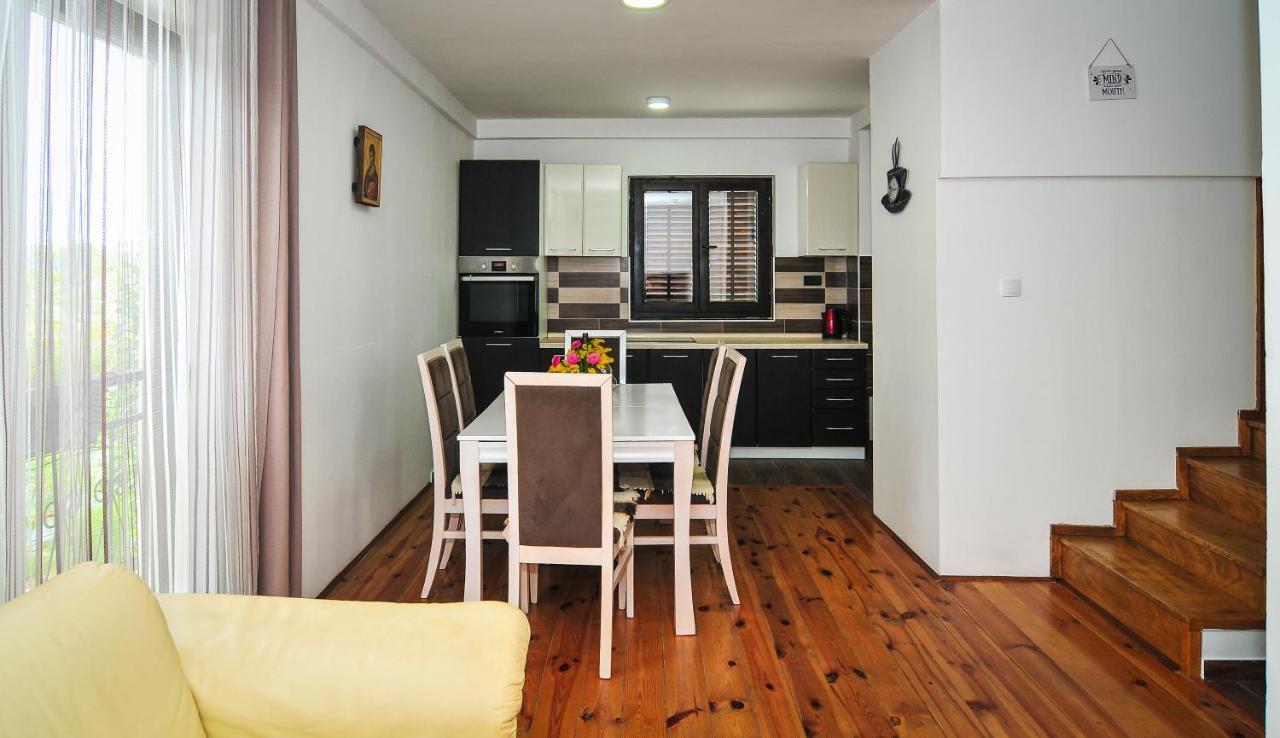 Milosavljevic Apartments Tivat Exterior foto