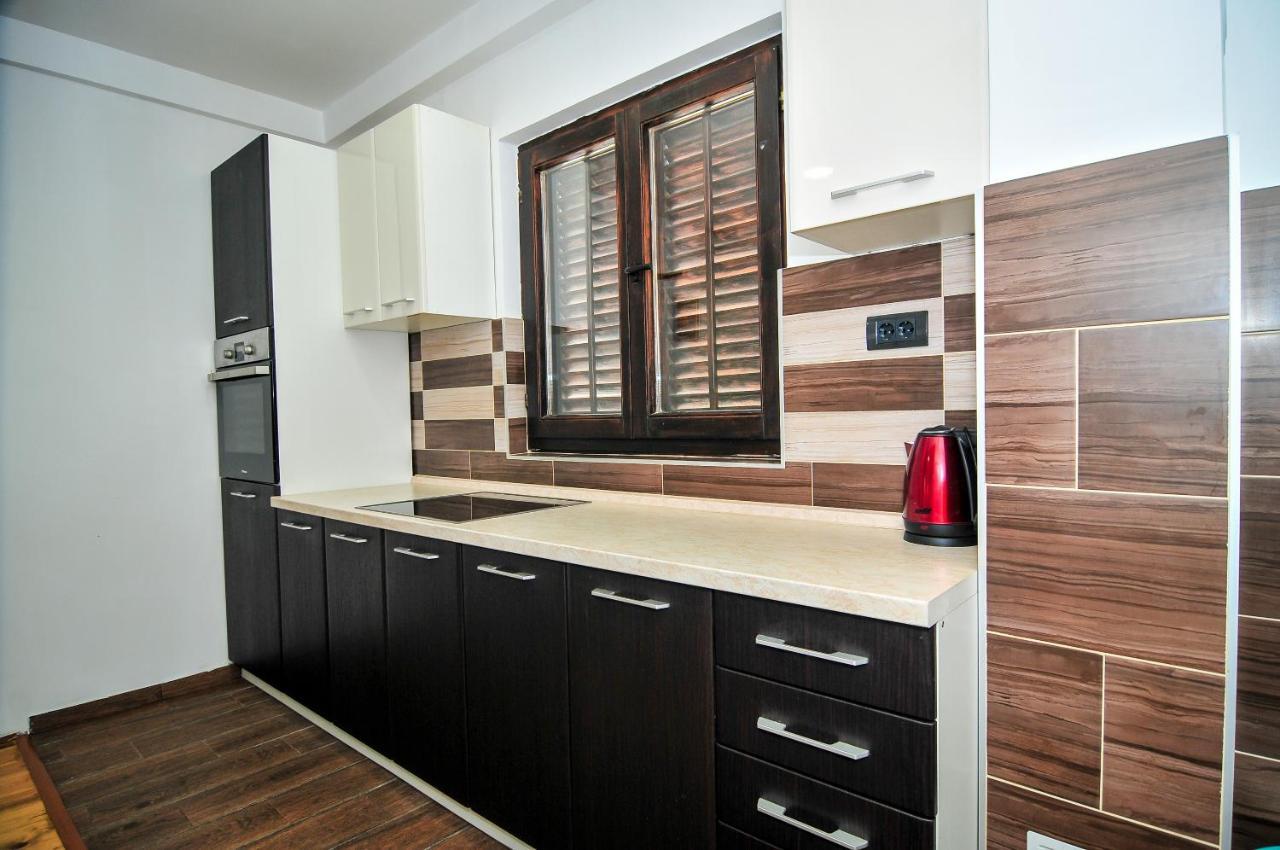 Milosavljevic Apartments Tivat Exterior foto
