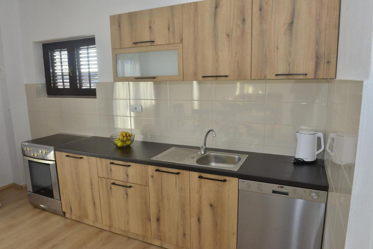 Milosavljevic Apartments Tivat Exterior foto