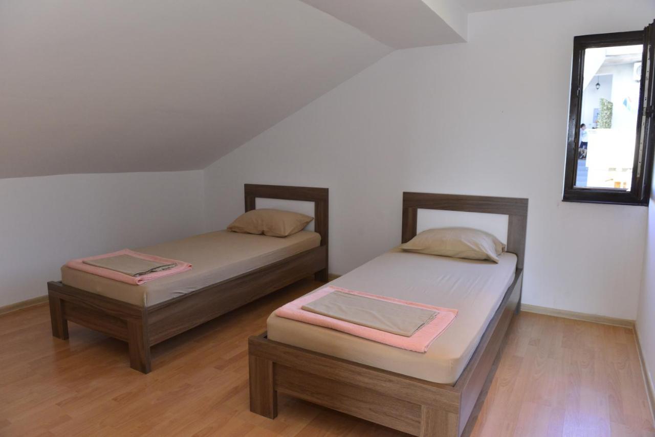 Milosavljevic Apartments Tivat Exterior foto
