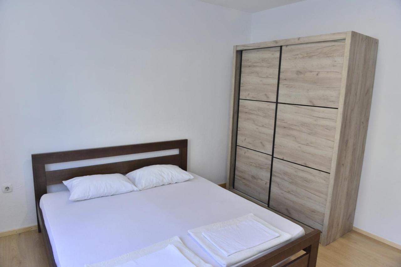Milosavljevic Apartments Tivat Exterior foto