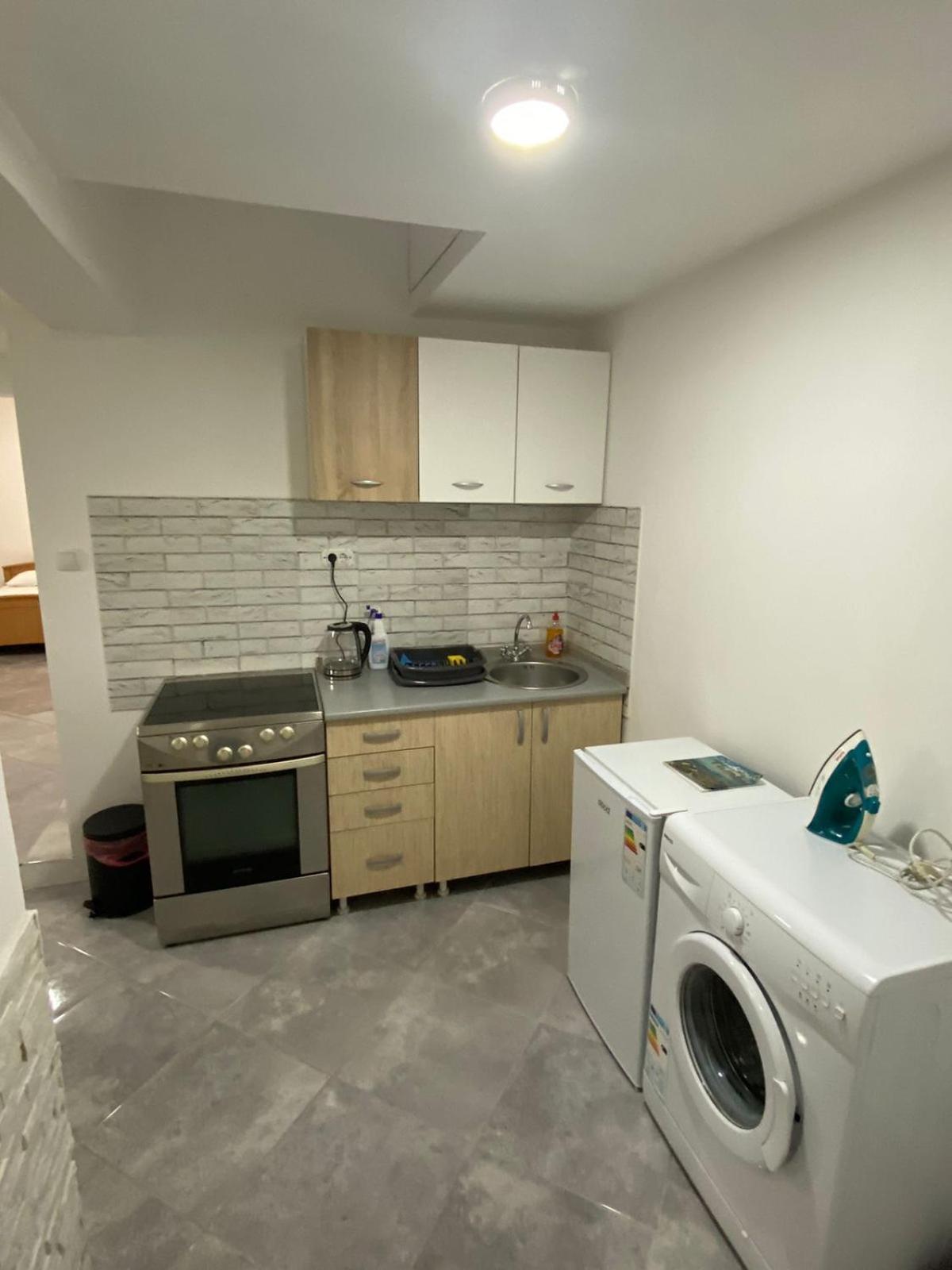 Milosavljevic Apartments Tivat Exterior foto