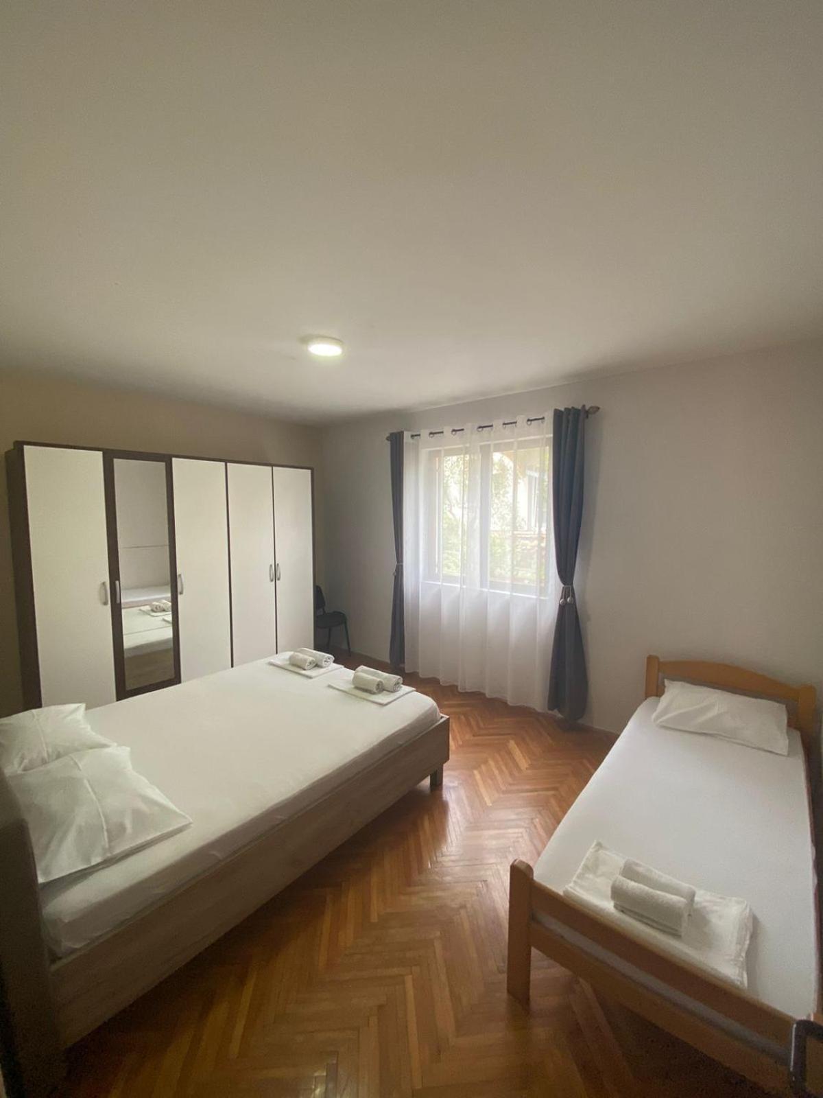 Milosavljevic Apartments Tivat Exterior foto